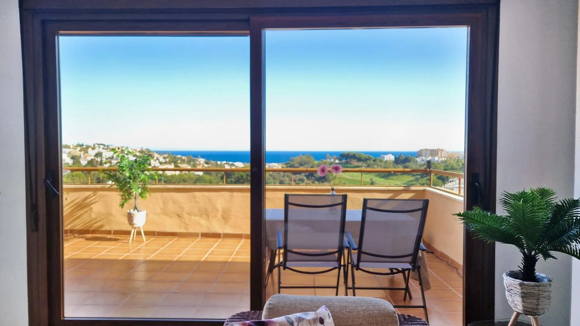 베날마데나코스타 Penthouse Benalvistas Torregolf Seaview 아파트