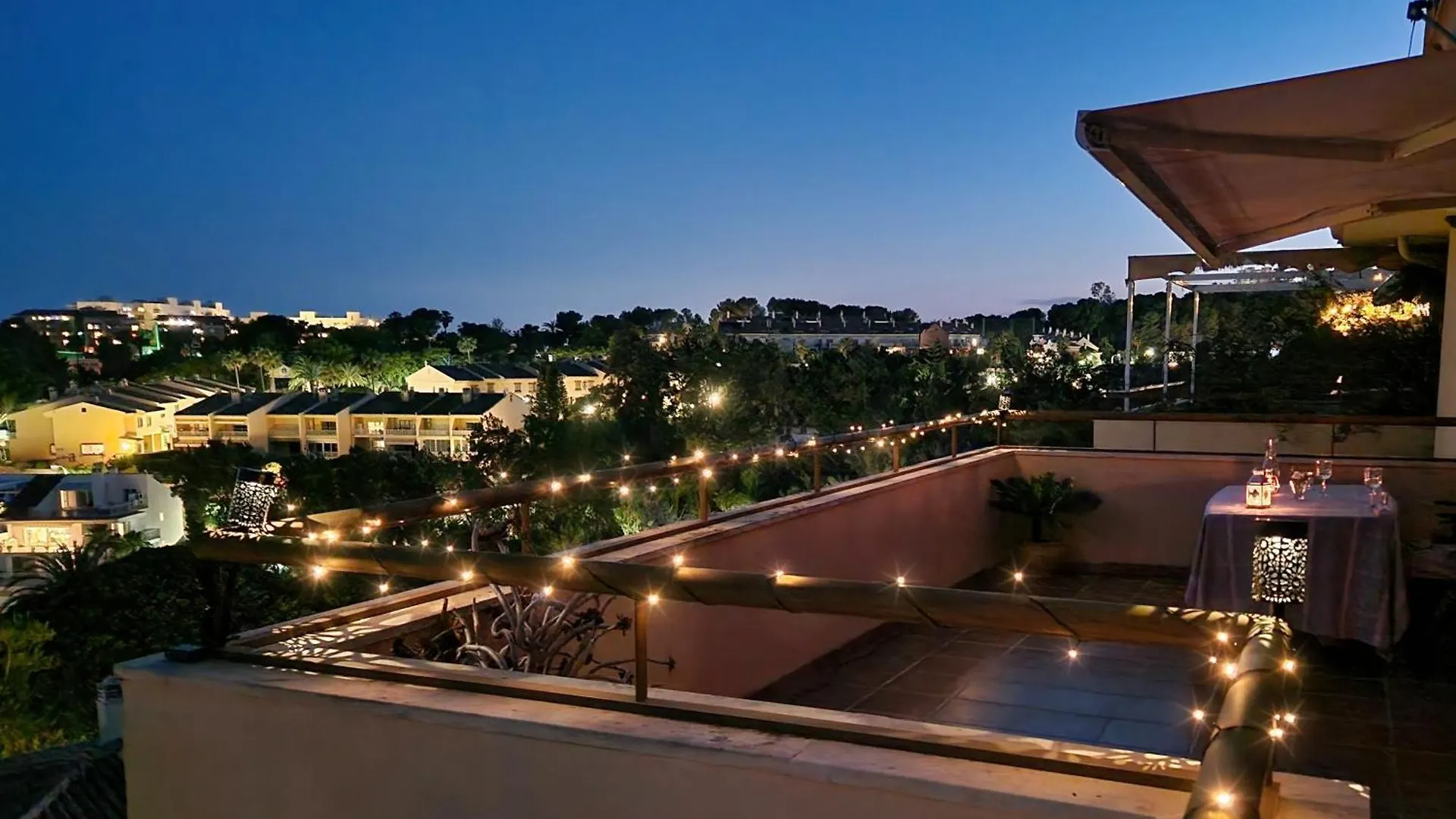 베날마데나코스타 Penthouse Benalvistas Torregolf Seaview 아파트