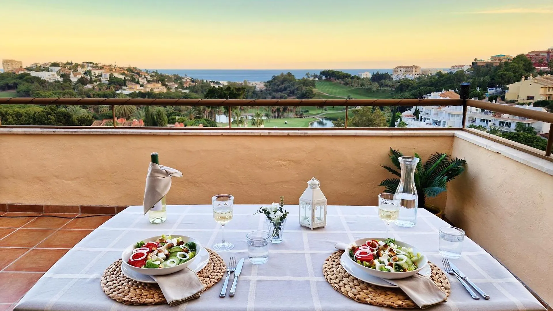 베날마데나코스타 Penthouse Benalvistas Torregolf Seaview 아파트